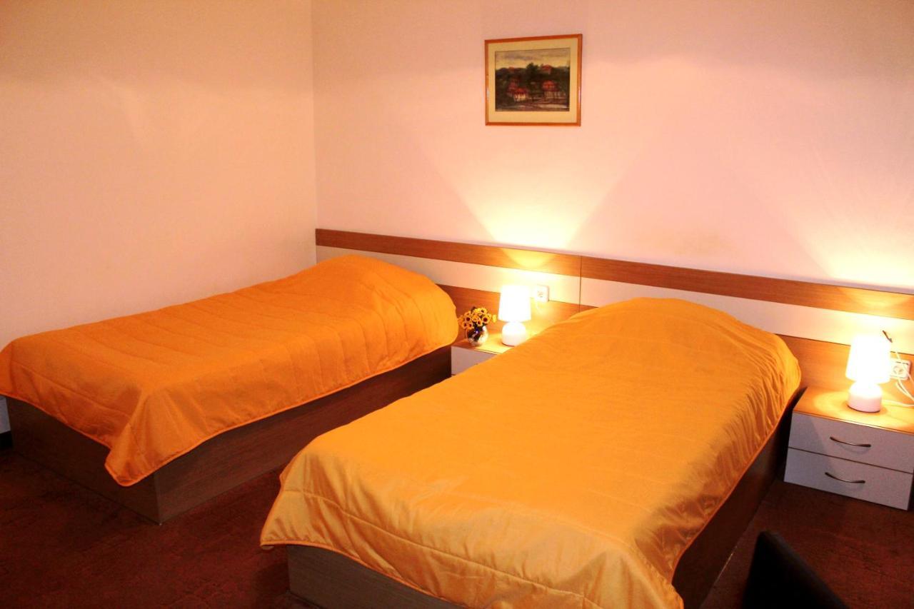 Hotel Of Bulgarian Academy Of Sciences Sofia Esterno foto