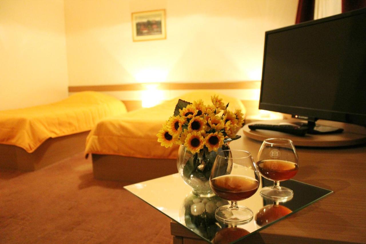 Hotel Of Bulgarian Academy Of Sciences Sofia Esterno foto
